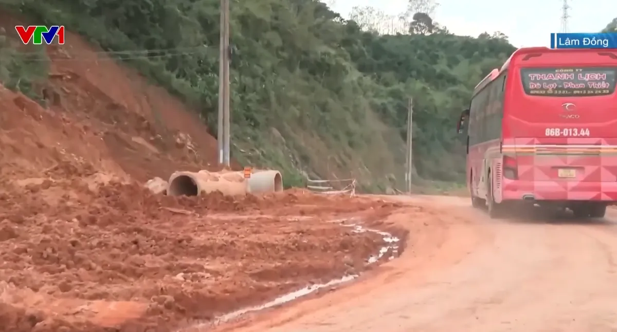 Vướng mặt bằng, dự án nâng cấp Quốc lộ 28B chậm tiến độ- Ảnh 1. Vướng mặt bằng, dự án nâng cấp Quốc lộ 28B chậm tiến độ- Ảnh 1.