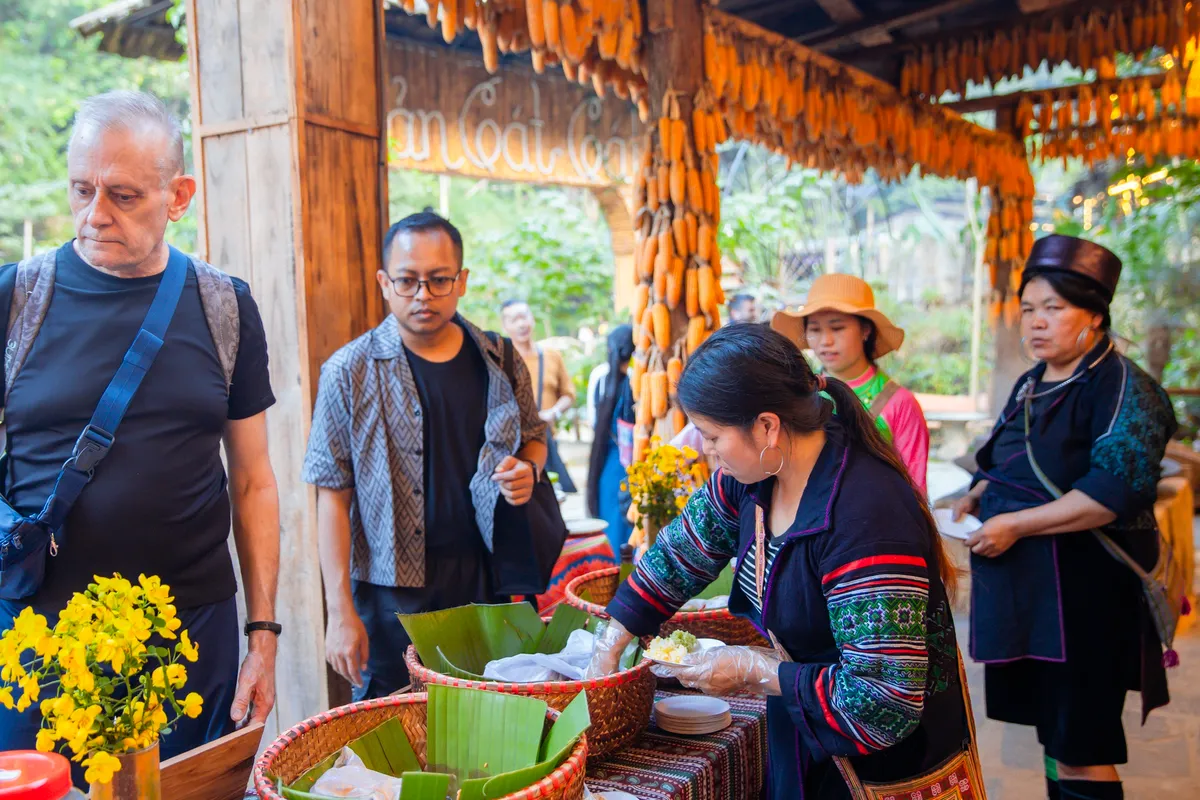 Homestay cộng đồng: Nền tảng kinh tế để giữ lửa văn h&oacute;a bản địa- Ảnh 1.