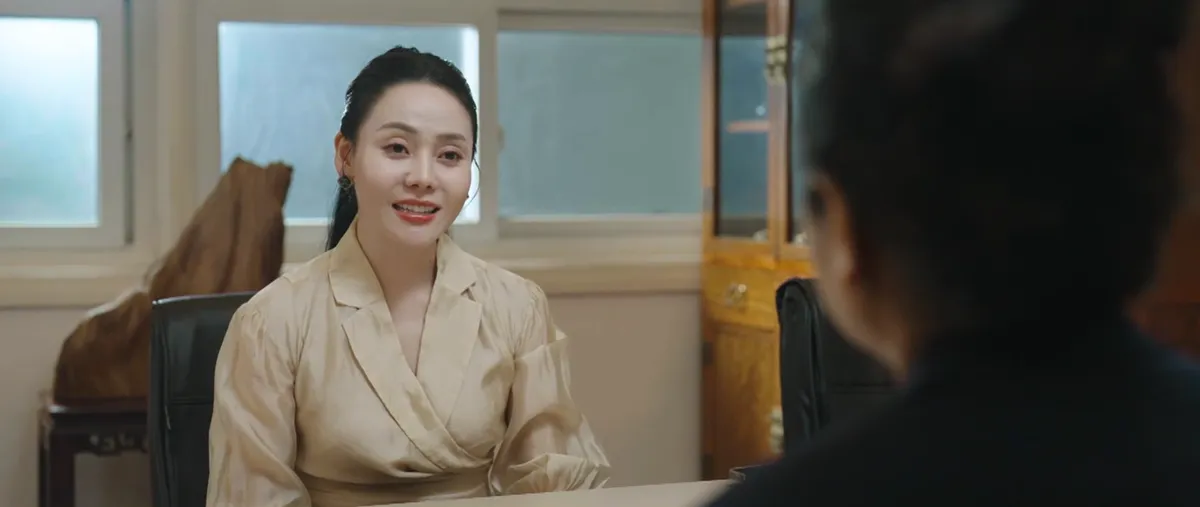 Lằn ranh - Tập 31: Triển được em họ Trinh “chăm sóc” - Ảnh 7. Lằn ranh - Tập 31: Triển được em họ Trinh “chăm sóc” - Ảnh 7.