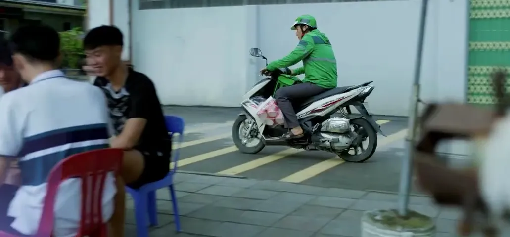 Gia đình trái dấu - Tập 7: Bị khách bùng hàng, shipper U60 cao tay trừng trị- Ảnh 2. Gia đình trái dấu - Tập 7: Bị khách bùng hàng, shipper U60 cao tay trừng trị- Ảnh 2.