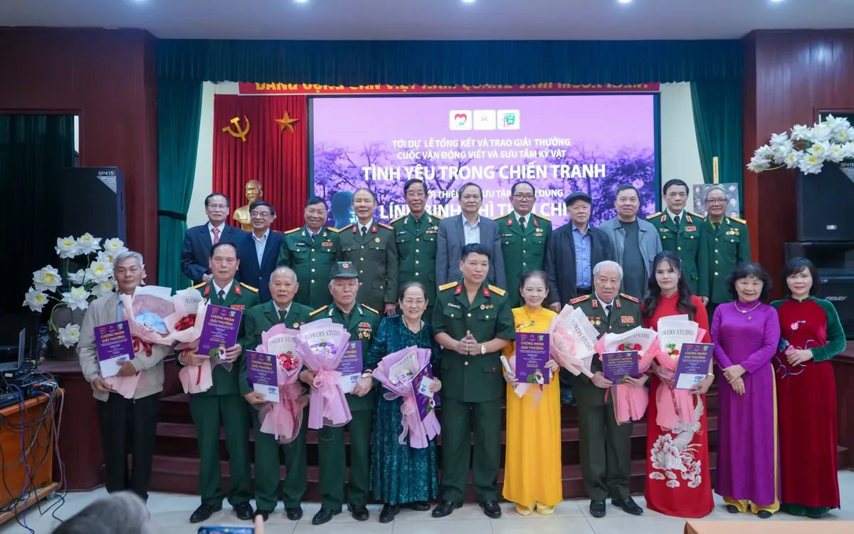 Trao thưởng cho các tác giả tham gia và đạt giải trong cuộc vận động