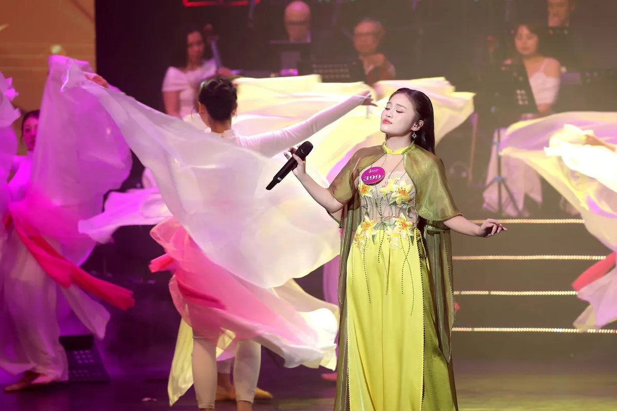 NSƯT Tố Nga bất ngờ với giọng ca 16 tuổi giành giải Nhì Tiếng hát Hà Nội 2025 - Ảnh 1.