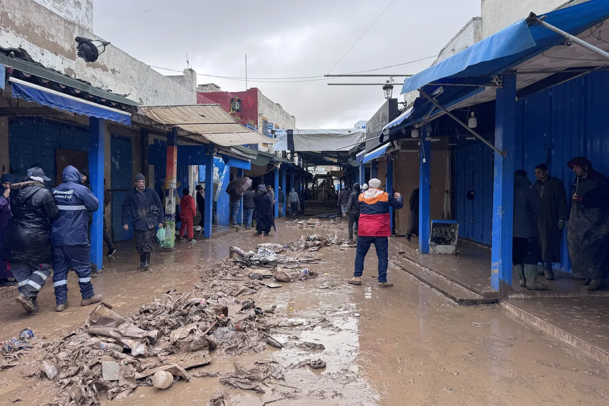 Ít nhất 37 người thiệt mạng trong trận lũ quét ở Morocco - Ảnh 6.