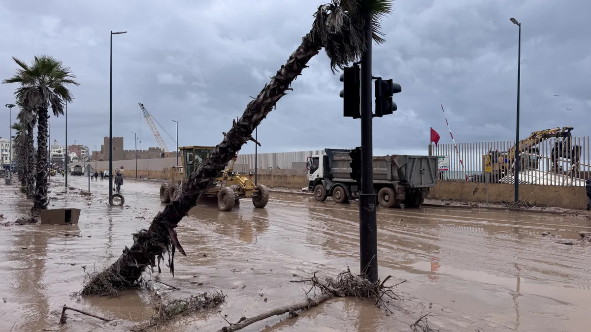 Ít nhất 37 người thiệt mạng trong trận lũ quét ở Morocco - Ảnh 5.