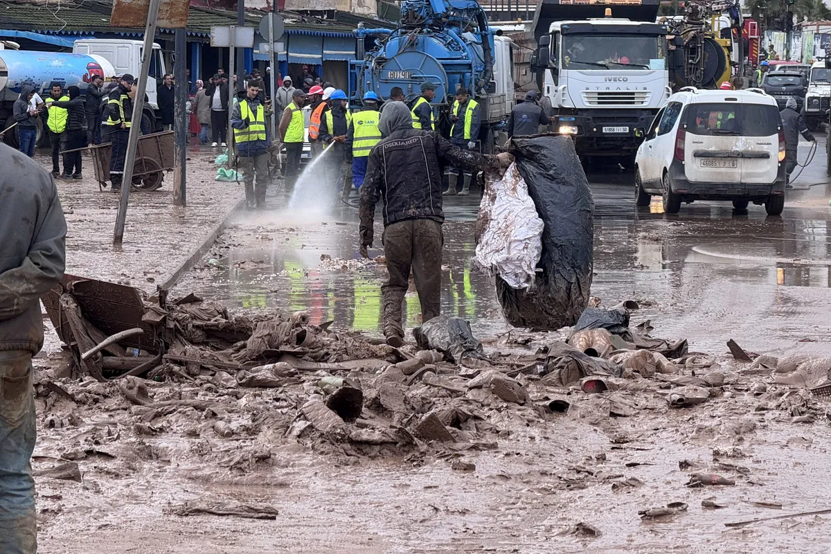 Ít nhất 37 người thiệt mạng trong trận lũ quét ở Morocco - Ảnh 4.