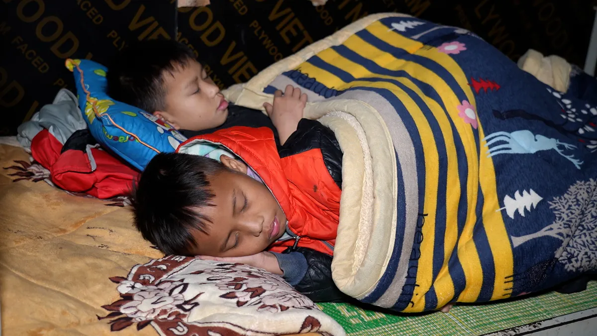 Điểm trường v&ugrave;ng bi&ecirc;n giới v&agrave; nỗi lo chỗ ở cho hơn 300 học sinh b&aacute;n tr&uacute; - Ảnh 3.