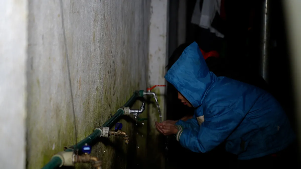 Điểm trường v&ugrave;ng bi&ecirc;n giới v&agrave; nỗi lo chỗ ở cho hơn 300 học sinh b&aacute;n tr&uacute; - Ảnh 4.