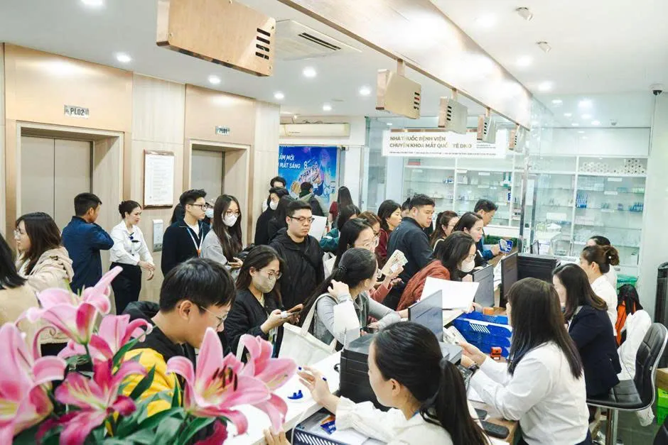 L&yacute; giải sức h&uacute;t của BV Mắt Quốc tế DND trong m&ugrave;a cao điểm mổ cận cuối năm- Ảnh 1.