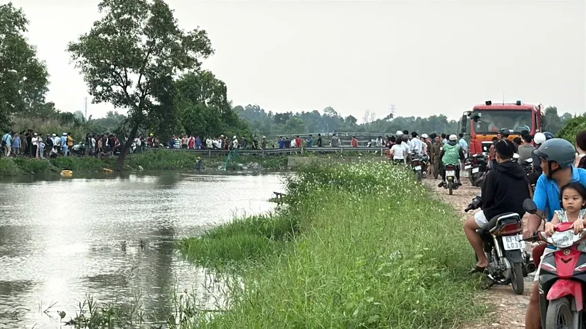 Hai nam sinh đuối nước tử vong ở TP Hồ Ch&iacute; Minh - Ảnh 1.