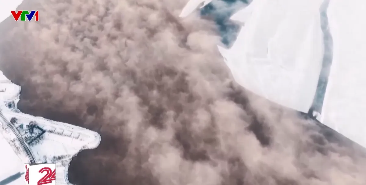 Kh&oacute;i băng ngoạn mục xuất hiện tr&ecirc;n s&ocirc;ng Ho&agrave;ng H&agrave; (Trung Quốc)- Ảnh 1.