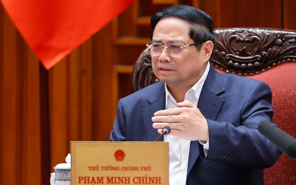 Thủ tướng yêu cầu các bộ ngành, địa phương, cơ quan tiếp tục rà soát kỹ, chuẩn bị tốt nhất cho buổi lễ, bảo đảm tiến độ, chất lượng - Ảnh: VGP/Nhật Bắc