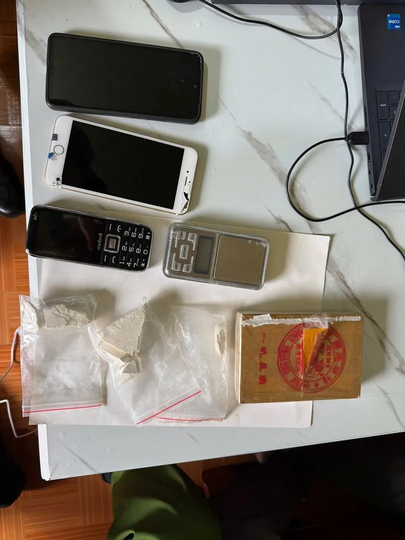 Triệt ph&aacute; boong ke ma t&uacute;y nu&ocirc;i ch&oacute; canh g&aacute;c, lắp camera gi&aacute;m s&aacute;t ở Hưng Y&ecirc;n - Ảnh 2.