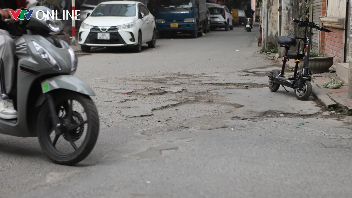 Cầu Giấy (H&agrave; Nội): Hai dự &aacute;n đường chậm tiến độ g&acirc;y nhiều hệ lụy với người d&acirc;n - Ảnh 9.