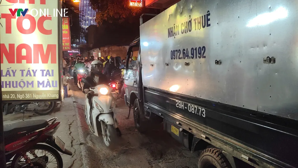 Cầu Giấy (H&agrave; Nội): Hai dự &aacute;n đường chậm tiến độ g&acirc;y nhiều hệ lụy với người d&acirc;n - Ảnh 7.