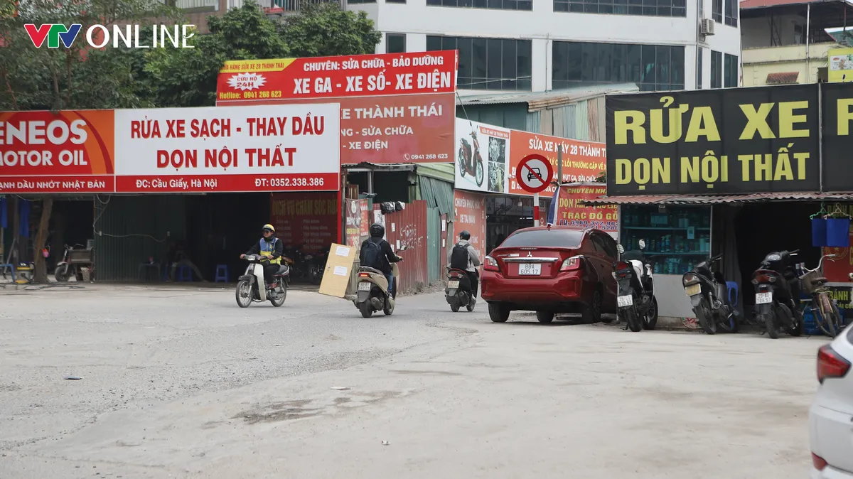 Cầu Giấy (H&agrave; Nội): Hai dự &aacute;n đường chậm tiến độ g&acirc;y nhiều hệ lụy với người d&acirc;n - Ảnh 4.