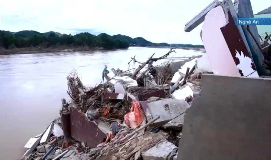 Mưa lũ liên tiếp, hàng trăm hộ mất nhà cửa: Bài toán tái định cư cấp bách ở vùng núi Nghệ An - Ảnh 2.