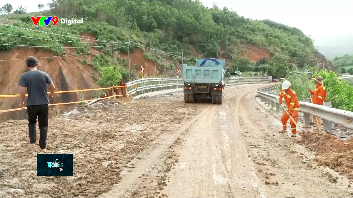 Kiểm tra nghiêm ngặt trước khi thông xe đèo Khánh Lê