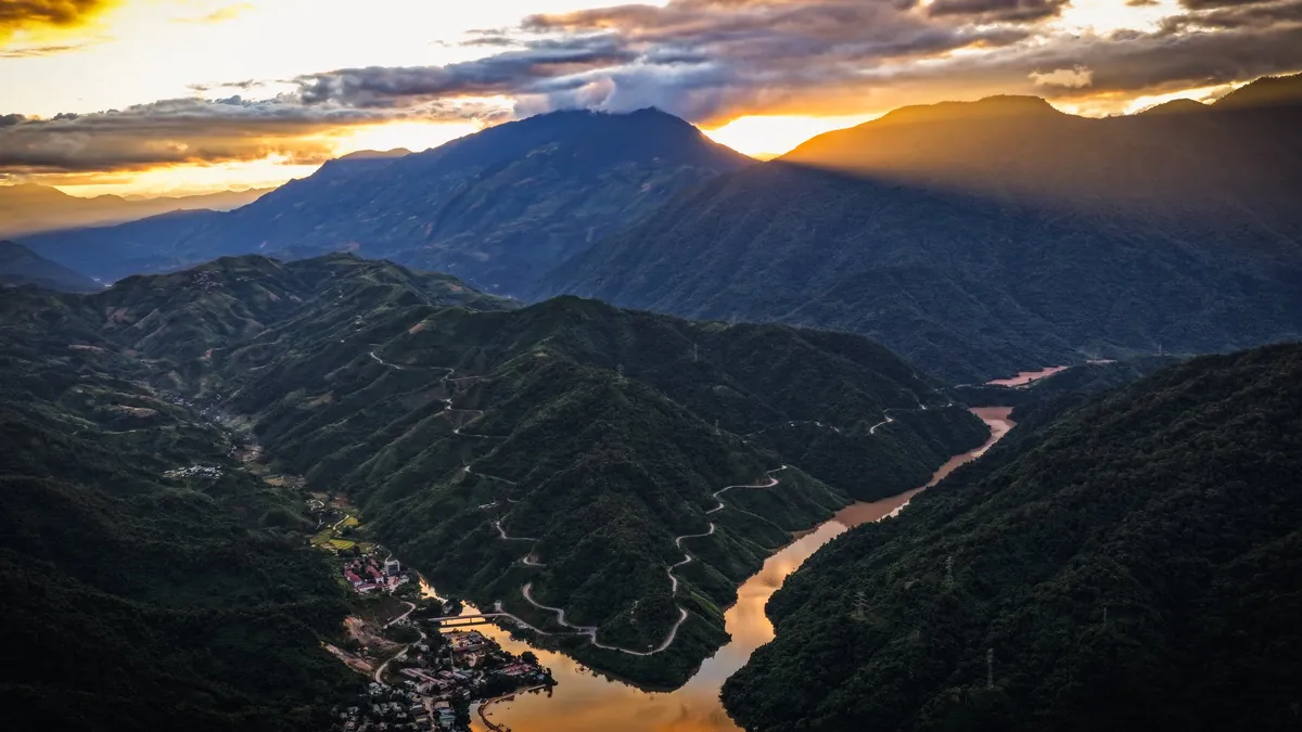 Bum Tở: Khúc ca hùng vĩ giữa đại ngàn Mường Tè- Ảnh 2. Bum Tở: Khúc ca hùng vĩ giữa đại ngàn Mường Tè- Ảnh 2.