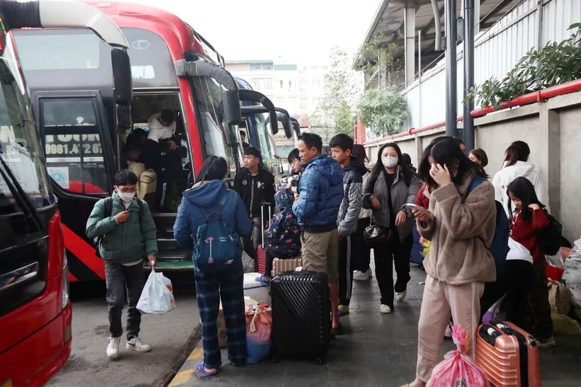 Doanh nghiệp vận tải n&acirc;ng cao chất lượng, bảo đảm an to&agrave;n phục vụ h&agrave;nh kh&aacute;ch dịp Tết - Ảnh 1.