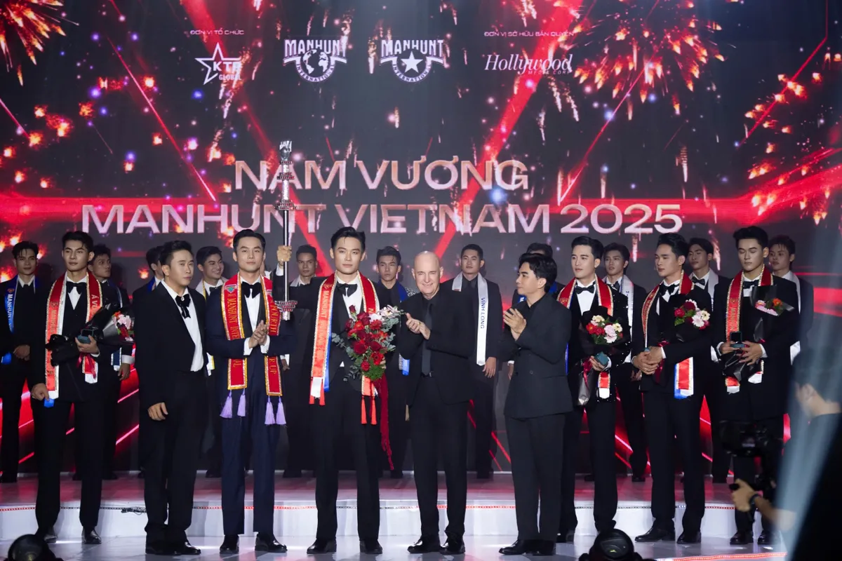 Chung kết Cuộc thi Manhunt Vietnam 2025 đặt c&acirc;u hỏi cho th&iacute; sinh về nạn lừa đảo trực tuyến - Ảnh 1.