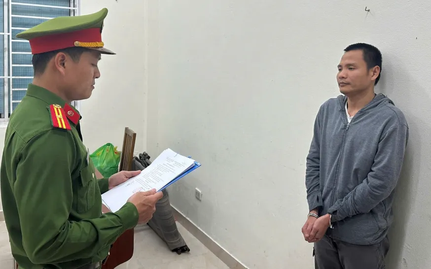 Cơ quan Cảnh sát điều tra Công an TP Đà Nẵng tống đạt các quyết định đối với Nguyễn Văn Nghĩa