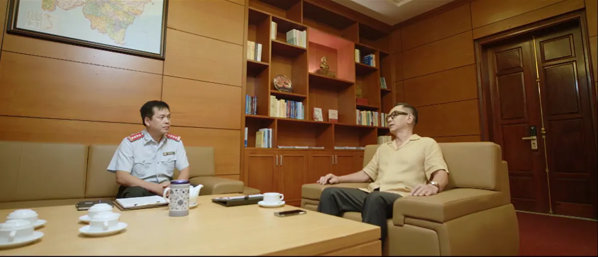 Lằn ranh - Tập 33: Khắc sẽ phản bội ông Sách? - Ảnh 1.