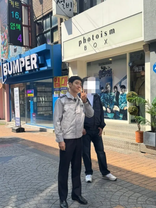 Ảnh hậu trường của Signal 2 khiến người h&acirc;m mộ &ldquo;bấn loạn&rdquo;- Ảnh 1.