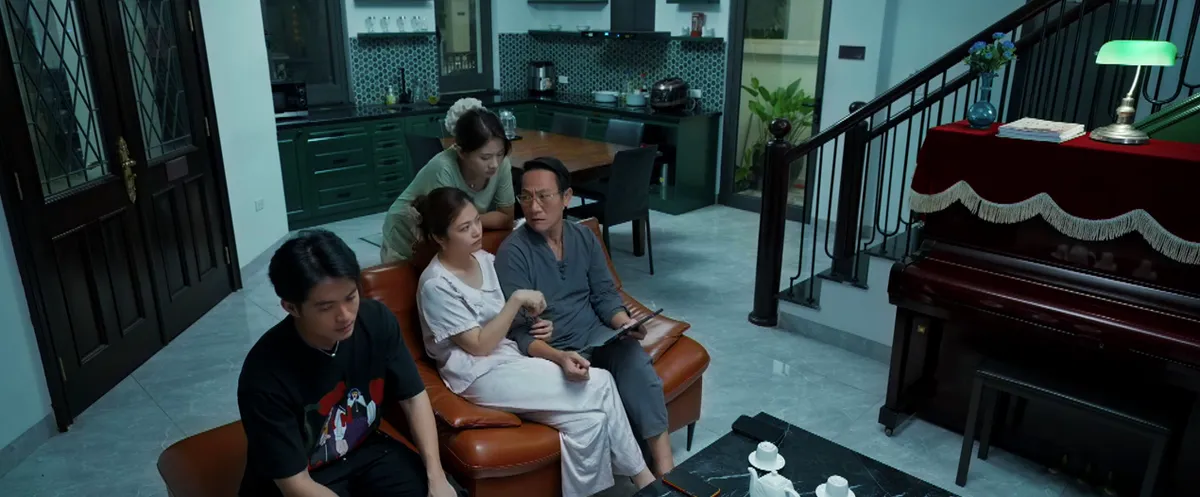 Gia đình trái dấu - Tập 8: Bữa cơm cuối 'chan nước mắt' trước ngày bán nhà- Ảnh 8. Gia đình trái dấu - Tập 8: Bữa cơm cuối 'chan nước mắt' trước ngày bán nhà- Ảnh 8.