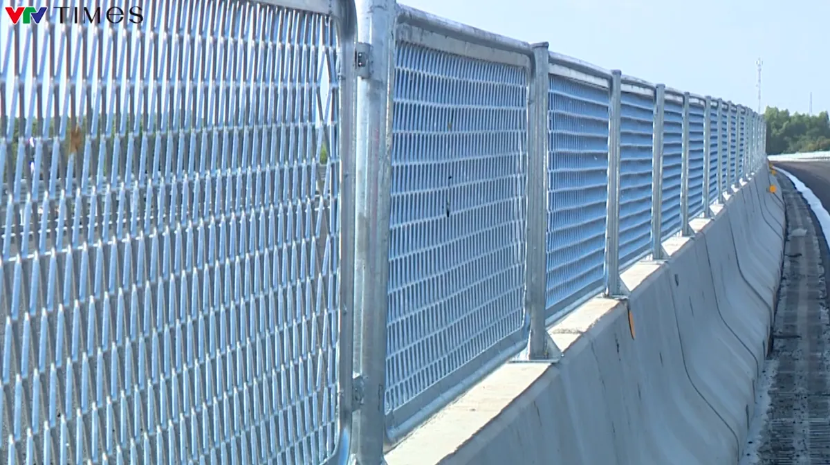 C&ocirc;ng nh&acirc;n l&agrave;m ng&agrave;y, l&agrave;m đ&ecirc;m tại dự &aacute;n đường cao tốc Bi&ecirc;n H&ograve;a - Vũng T&agrave;u để kịp th&ocirc;ng xe - Ảnh 4.