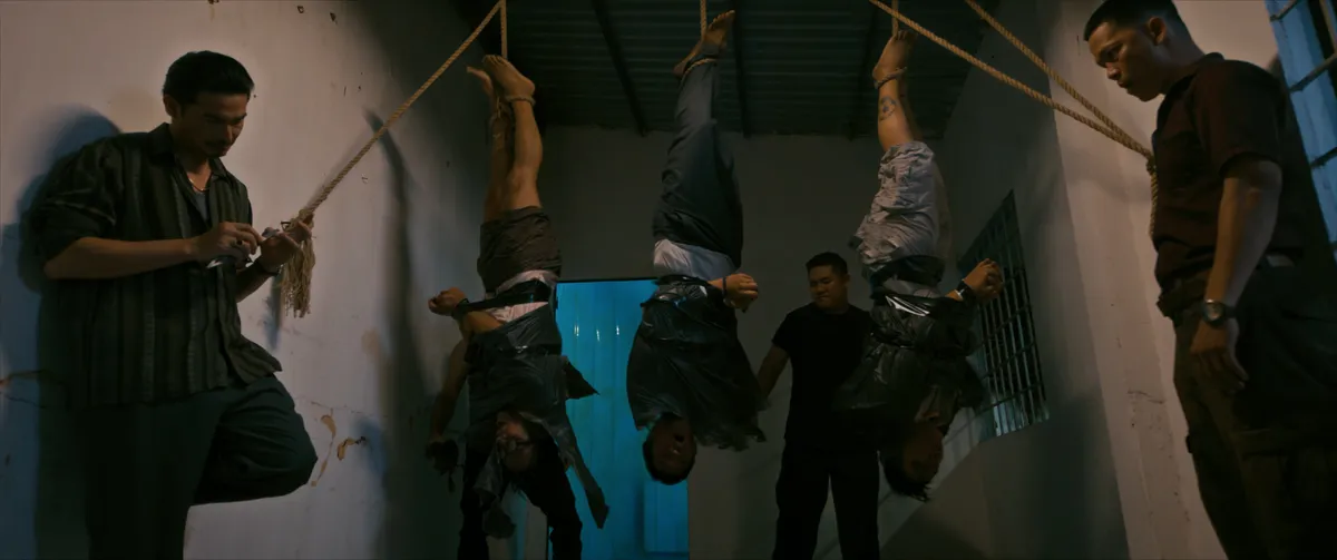 Bối cảnh địa ngục trần gian của nạn lừa đảo trong "Thi&ecirc;n đường m&aacute;u" - Ảnh 5.