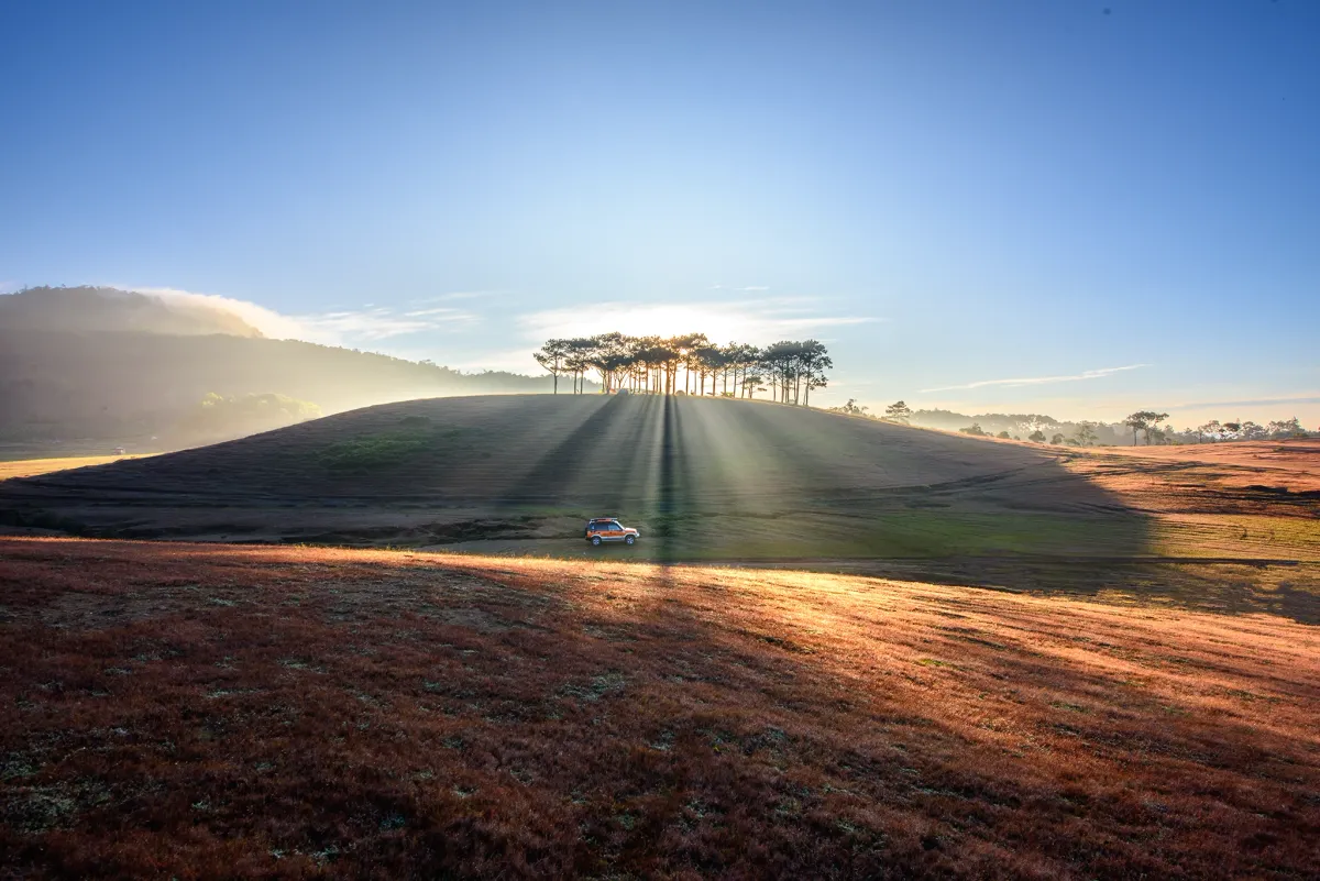 Cắm trại đ&oacute;n b&igrave;nh minh tr&ecirc;n thảo nguy&ecirc;n cỏ hồng Masara- Ảnh 2.