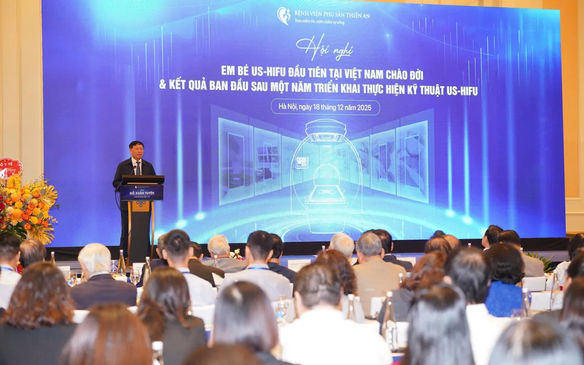 Ông Đỗ Xuân Tuyên, Thứ trưởng Bộ Y tế phát biểu tại hội nghị.