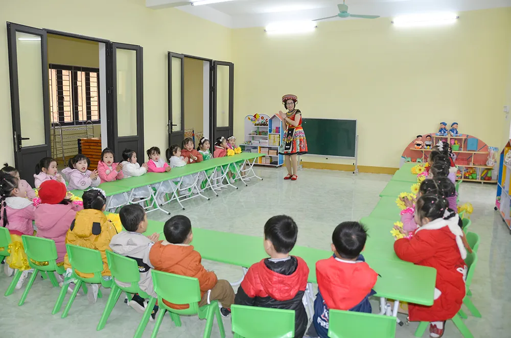 Đ&ograve;n bẩy nhận thức cho tăng trưởng bền vững v&ugrave;ng đồng b&agrave;o d&acirc;n tộc thiểu số v&agrave; t&ocirc;n gi&aacute;o - Ảnh 2.