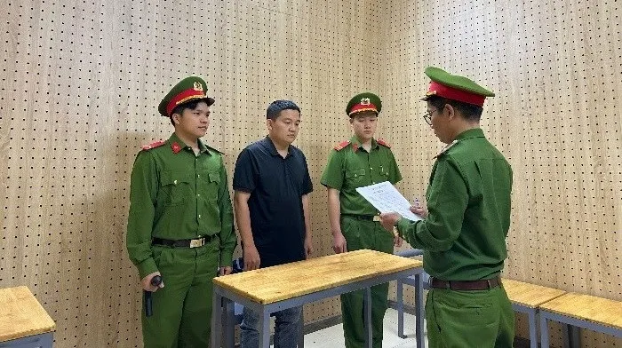 Dựng kịch bản &ldquo;đ&aacute;o hạn&rdquo;, nh&acirc;n vi&ecirc;n ng&acirc;n h&agrave;ng ở L&acirc;m Đồng chiếm đoạt hơn 8 tỷ đồng - Ảnh 1.