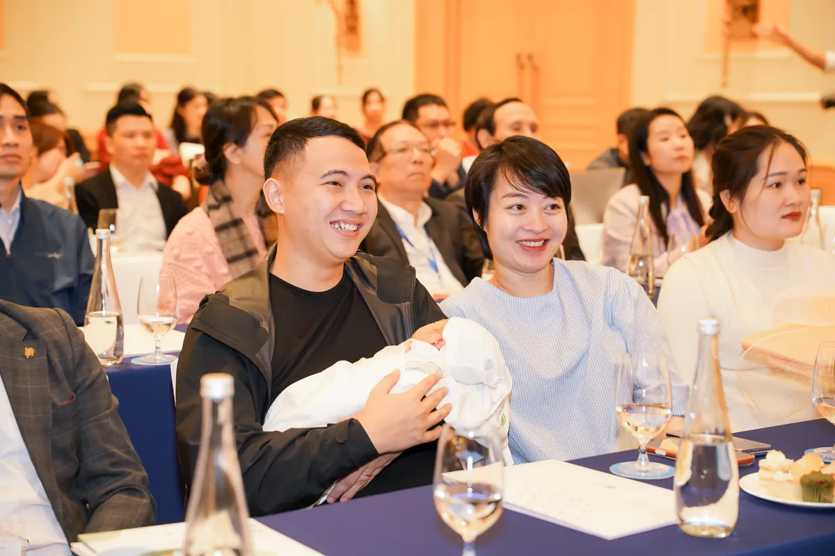 Bước tiến mới của y học Việt Nam: Ch&agrave;o đ&oacute;n em b&eacute; đầu ti&ecirc;n từ c&ocirc;ng nghệ US-HIFU - Ảnh 1.