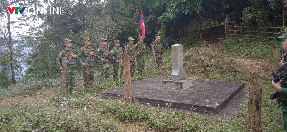 Tuần tra li&ecirc;n hợp Việt - L&agrave;o tr&ecirc;n tuyến bi&ecirc;n giới Sơn La - Ảnh 3.