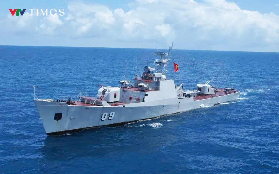 Tàu 09 của Hải quân nhân dân Việt Nam tham gia diễn tập thực binh trên biển.