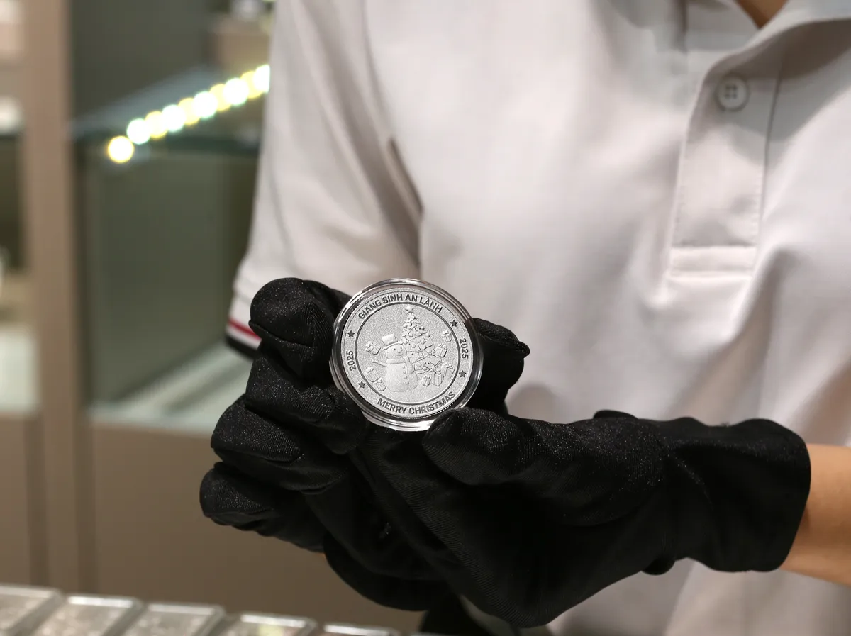 Gi&aacute; v&agrave;ng tiếp đ&agrave; tăng - Ảnh 2.