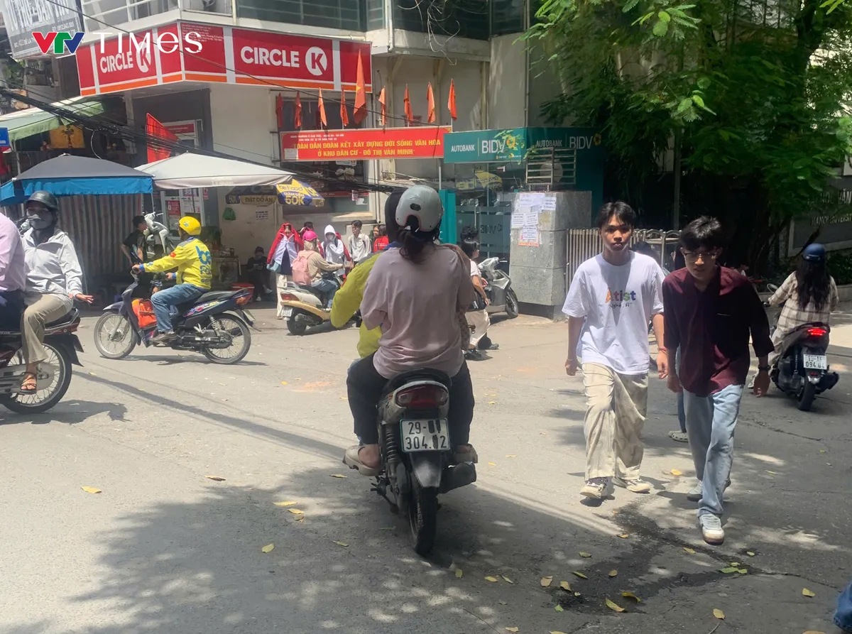 Che biển số xe m&aacute;y: "Th&oacute;i quen xấu" lan rộng tr&ecirc;n đường phố H&agrave; Nội - Ảnh 5.