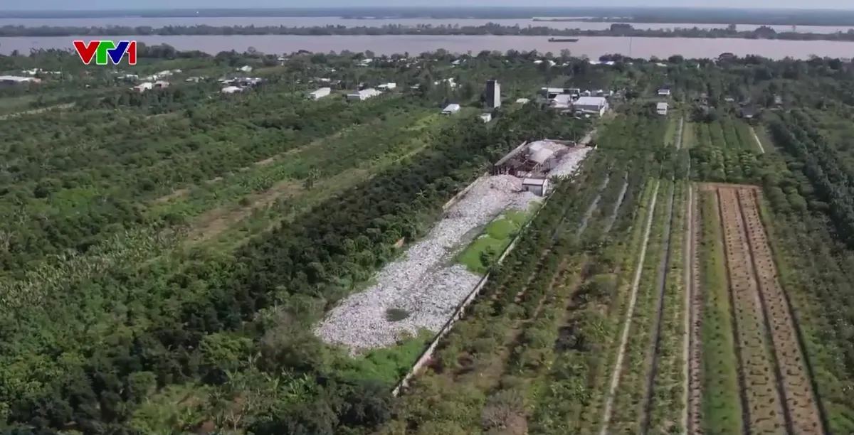 TP Cần Thơ: Nhiều b&atilde;i r&aacute;c qu&aacute; tải g&acirc;y &ocirc; nhiễm m&ocirc;i trường - Ảnh 3.