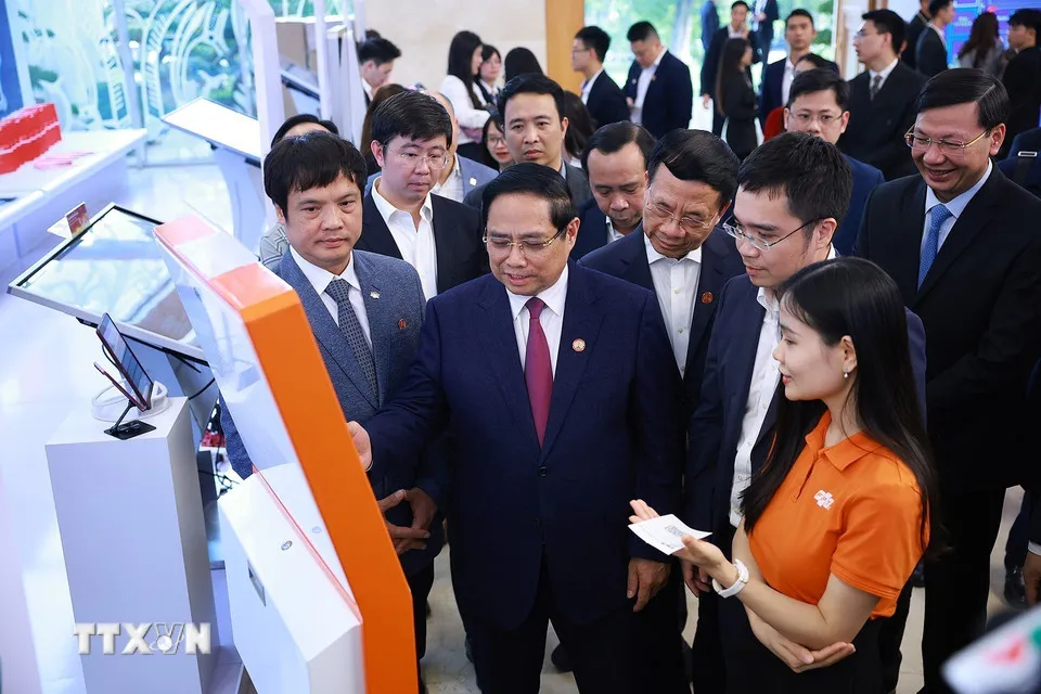 Thủ tướng: Mỗi người dân hãy chủ động trở thành những “công dân số” - Ảnh 4.