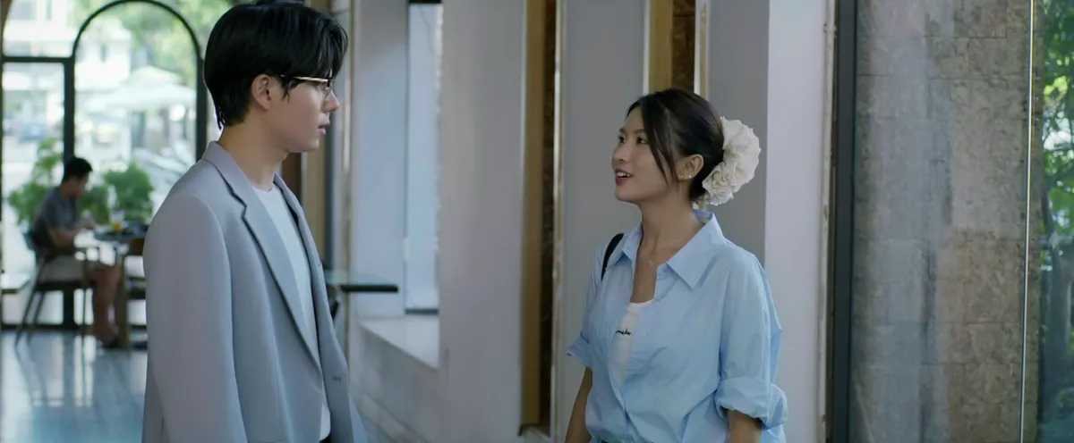 Th&aacute;i Sơn t&aacute;i xuất với m&agrave;n m&ocirc;i giới bất động sản ở tập 9 Gia đ&igrave;nh tr&aacute;i dấu - Ảnh 12.