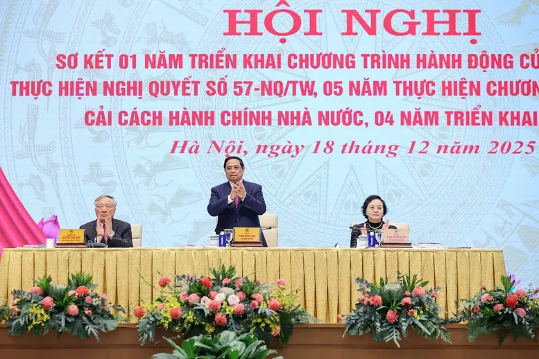 Thủ tướng: Mỗi người dân hãy chủ động trở thành những “công dân số” - Ảnh 1.