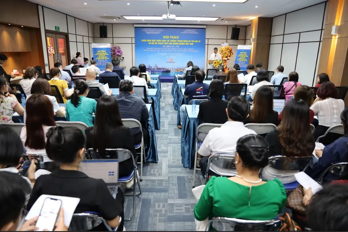 Đưa h&agrave;ng Việt v&agrave;o Trung Đ&ocirc;ng năm 2026: Doanh nghiệp cần chuẩn bị g&igrave;?- Ảnh 2.