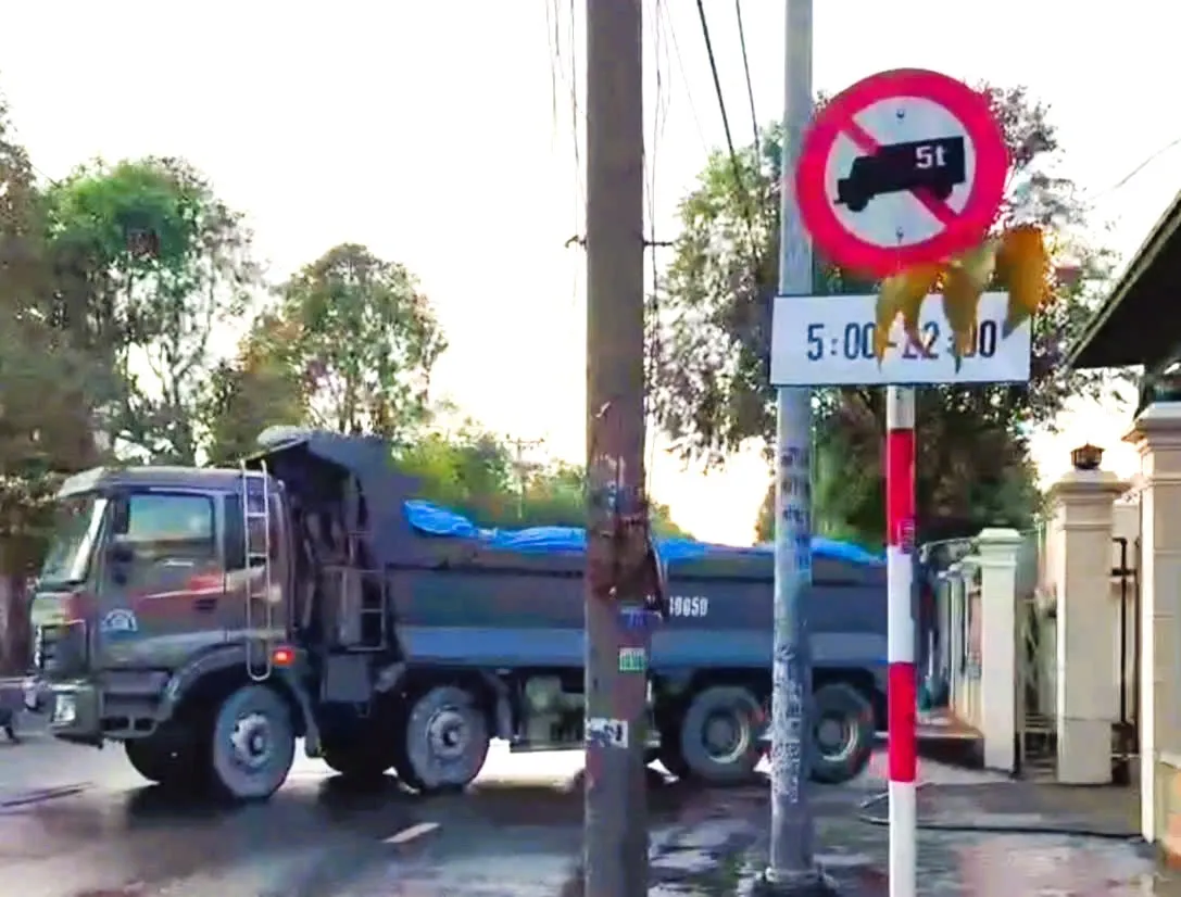 Đồng Nai: Xử phạt loạt vi phạm giao th&ocirc;ng từ clip phản &aacute;nh của người d&acirc;n- Ảnh 3.