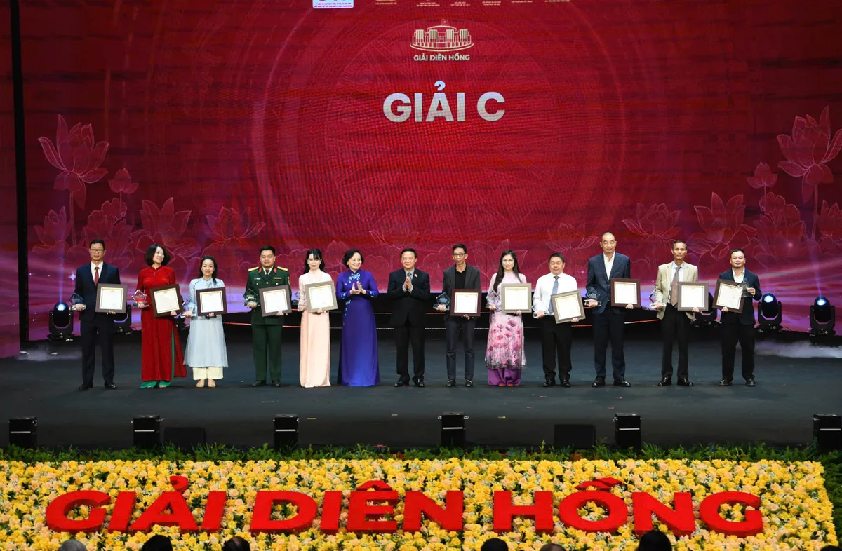 Đ&agrave;i Truyền h&igrave;nh Việt Nam đoạt Giải A Giải Di&ecirc;n Hồng lần thứ IV - Ảnh 5.