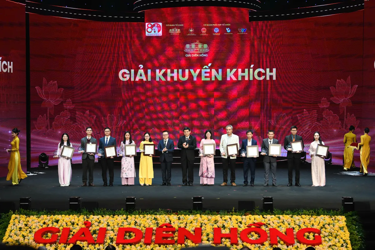 Đ&agrave;i Truyền h&igrave;nh Việt Nam đoạt Giải A Giải Di&ecirc;n Hồng lần thứ IV - Ảnh 6.