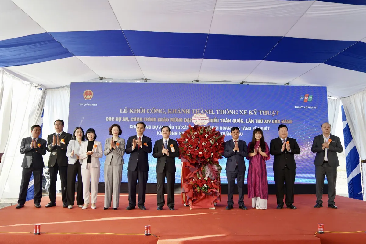 Khởi c&ocirc;ng hai c&ocirc;ng tr&igrave;nh c&ocirc;ng nghệ trọng điểm - Ảnh 2.