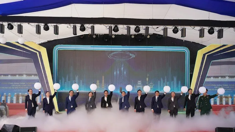 H&agrave; Nội "ph&aacute;t lệnh" khởi c&ocirc;ng c&ugrave;ng l&uacute;c 2 si&ecirc;u dự &aacute;n hạ tầng gần 1 triệu tỷ đồng - Ảnh 1.