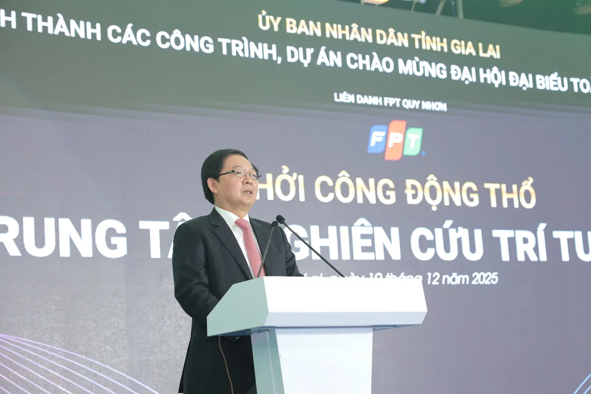 Khởi c&ocirc;ng hai c&ocirc;ng tr&igrave;nh c&ocirc;ng nghệ trọng điểm - Ảnh 1.